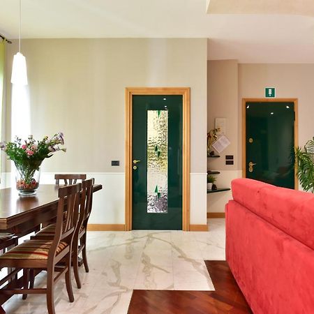 Elegant & Cozy Apartment In The Heart Of Roma Exterior foto