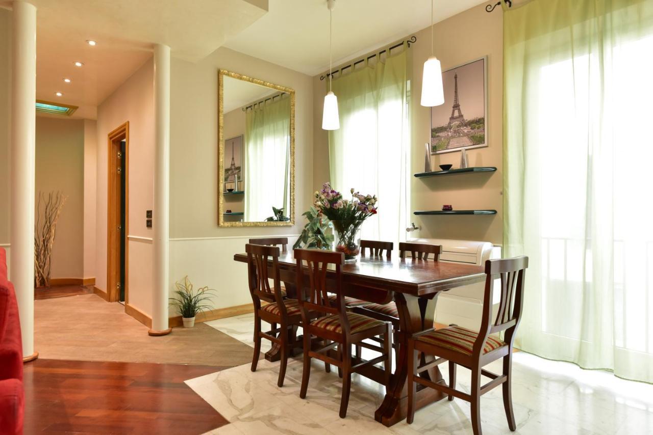 Elegant & Cozy Apartment In The Heart Of Roma Exterior foto